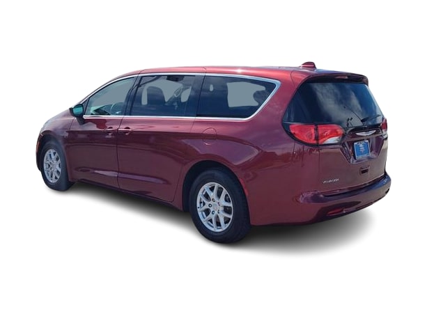Thumbnail: 2020 Chrysler Voyager - 4