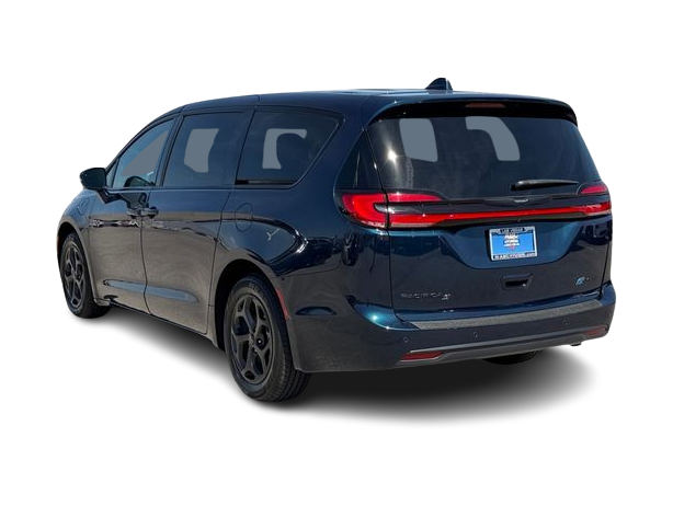Thumbnail: 2022 Chrysler Pacifica - 4