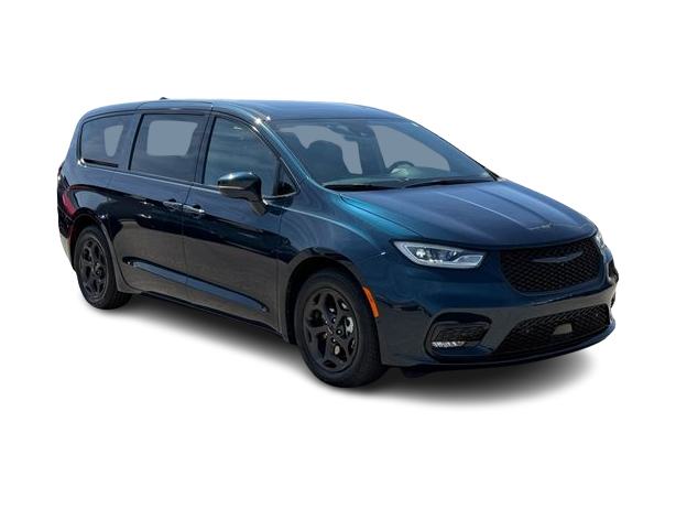 Thumbnail: 2022 Chrysler Pacifica - 18
