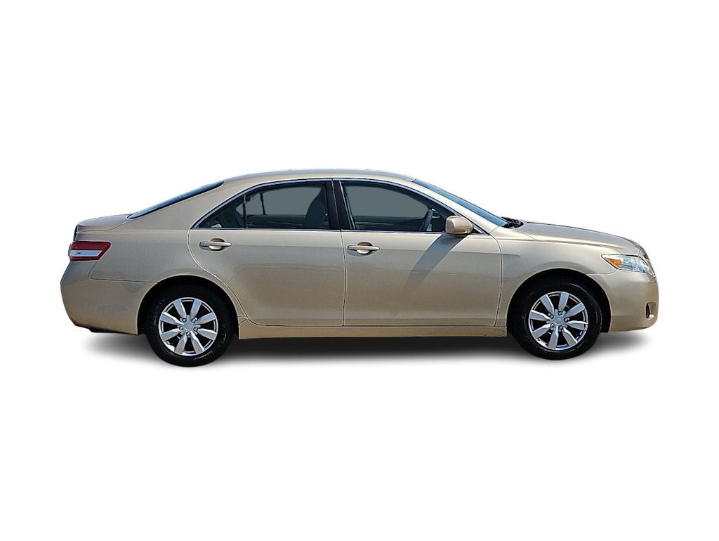 2011 Toyota Camry LE 20