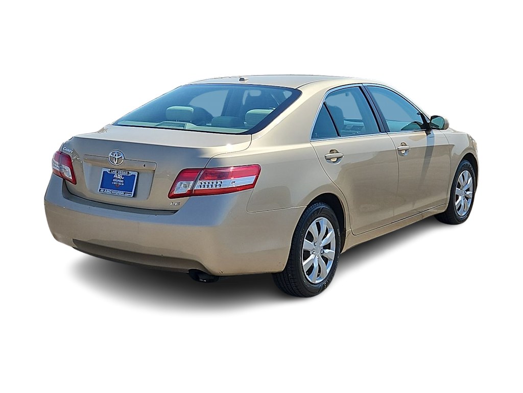 2011 Toyota Camry LE 19