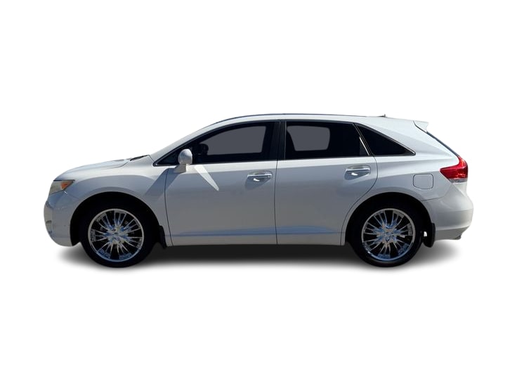 Thumbnail: 2010 Toyota Venza - 3