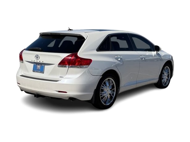 Thumbnail: 2010 Toyota Venza - 18