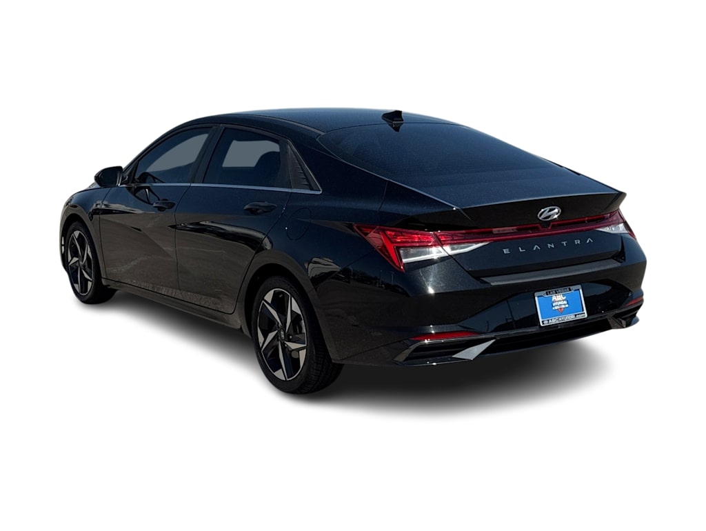 Thumbnail: 2022 Hyundai Elantra - 4