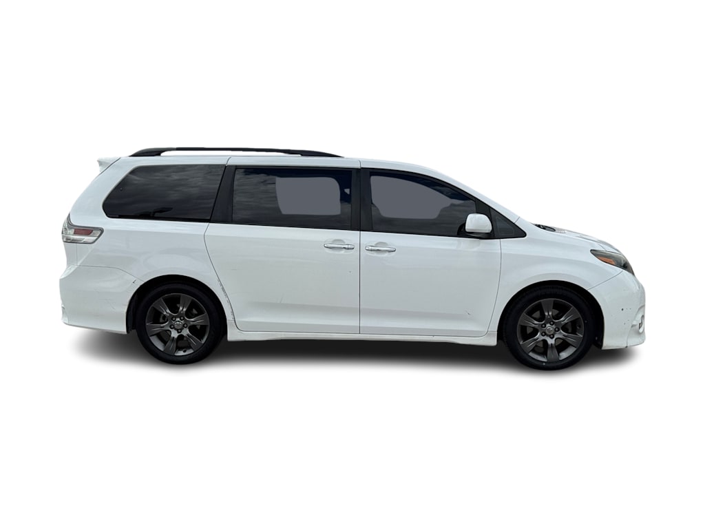 Thumbnail: 2015 Toyota Sienna - 18