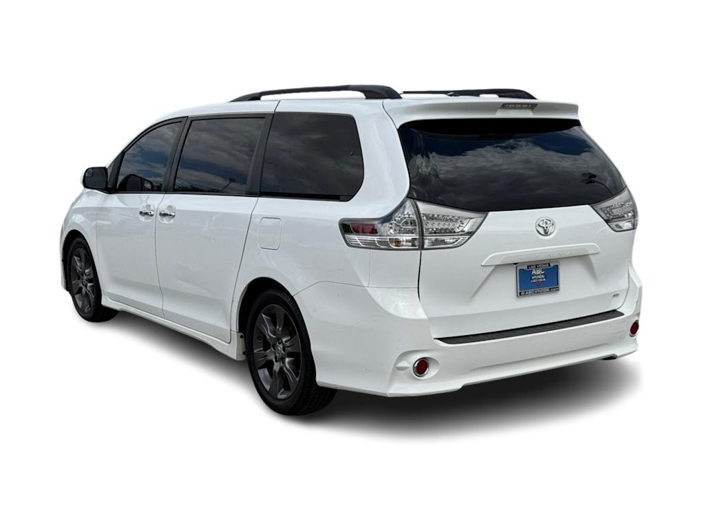 Thumbnail: 2015 Toyota Sienna - 4