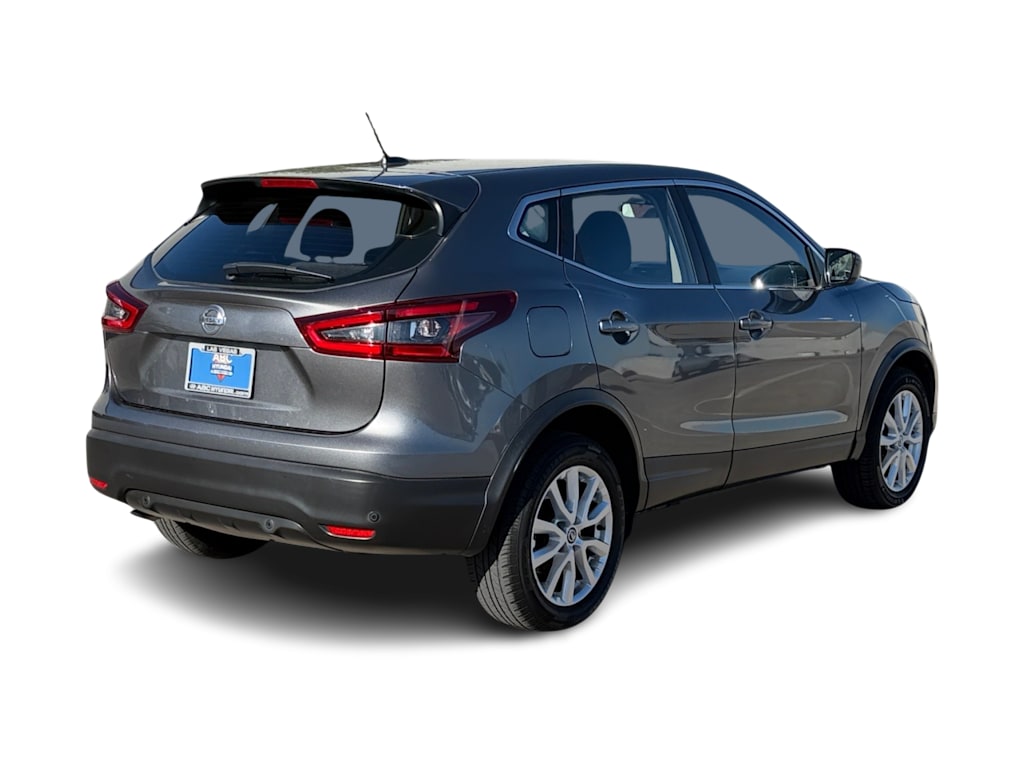 Thumbnail: 2021 Nissan Rogue Sport - 18