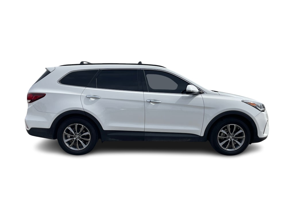 2017 Hyundai Santa Fe SE 16