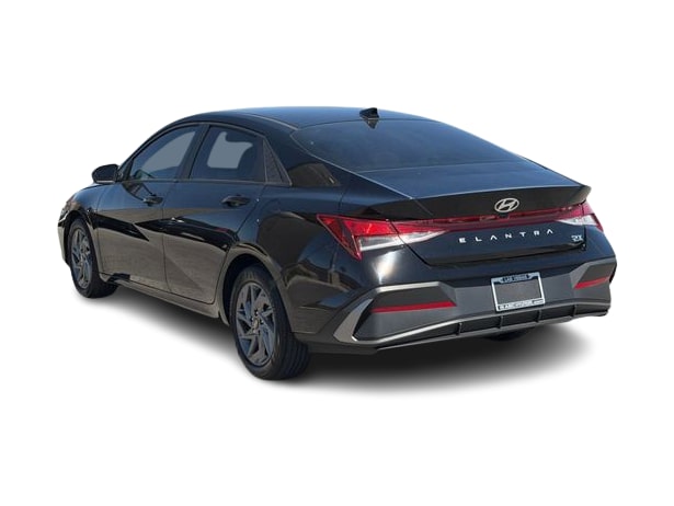 Thumbnail: 2024 Hyundai Elantra - 4