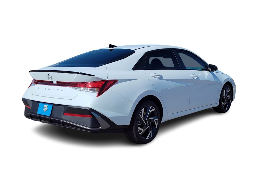 Thumbnail: 2025 Hyundai Elantra - 17