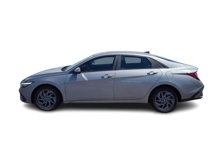 Thumbnail: 2024 Hyundai Elantra - 3