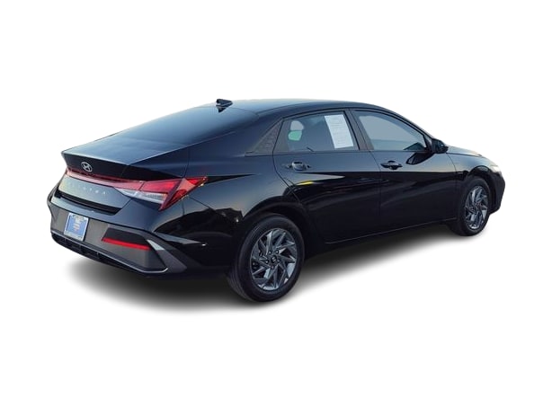 Thumbnail: 2024 Hyundai Elantra - 17