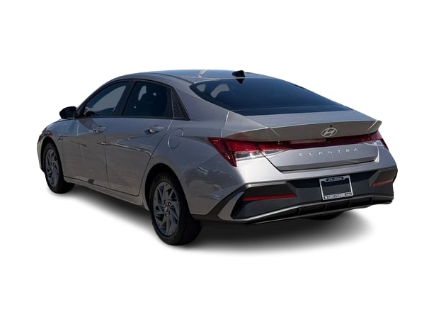 Thumbnail: 2024 Hyundai Elantra - 4