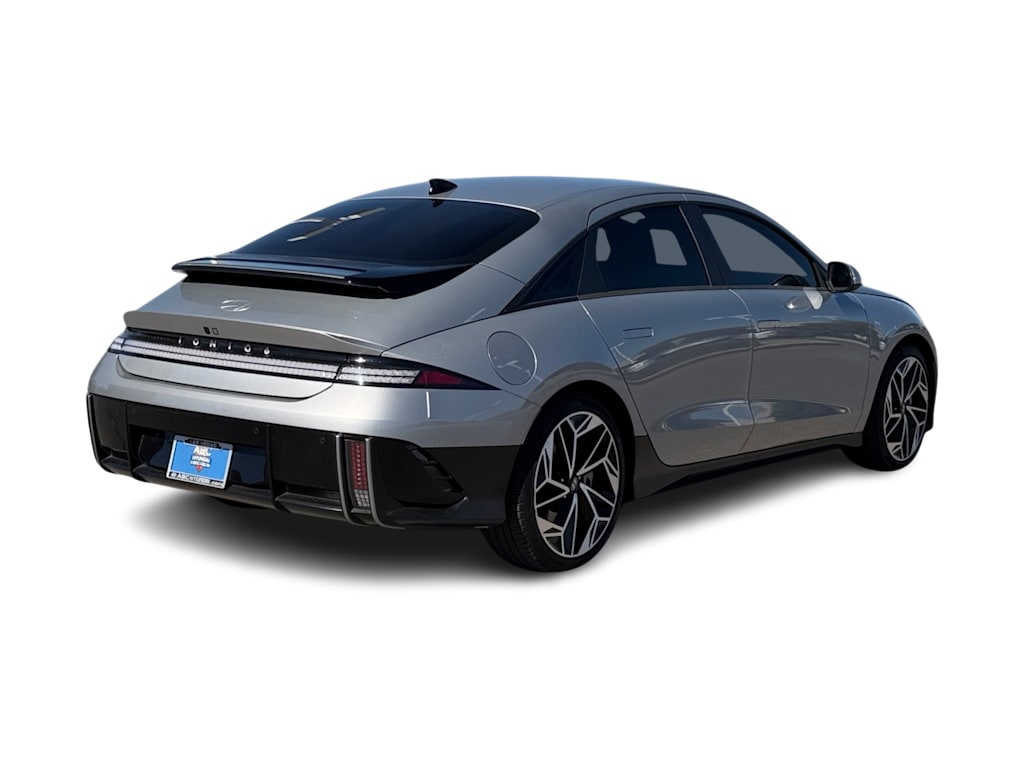 Thumbnail: 2023 Hyundai Ioniq 6 - 13