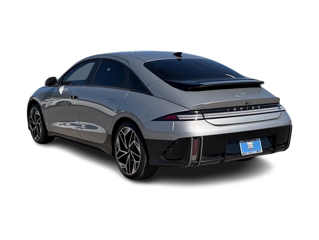 Thumbnail: 2023 Hyundai Ioniq 6 - 4