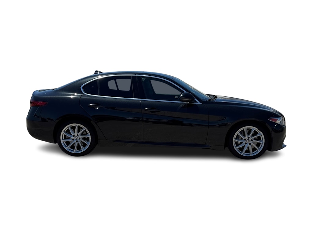 Thumbnail: 2019 Alfa Romeo Giulia - 19