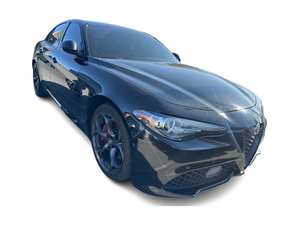Thumbnail: 2019 Alfa Romeo Giulia - 16