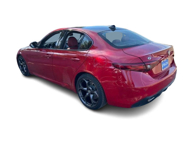 Thumbnail: 2019 Alfa Romeo Giulia - 4