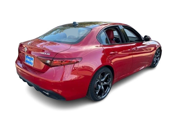 Thumbnail: 2019 Alfa Romeo Giulia - 13