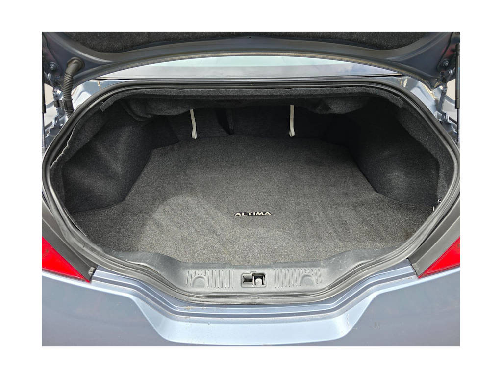 Thumbnail: 2011 Nissan Altima - 16