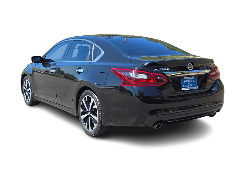 Thumbnail: 2018 Nissan Altima - 4