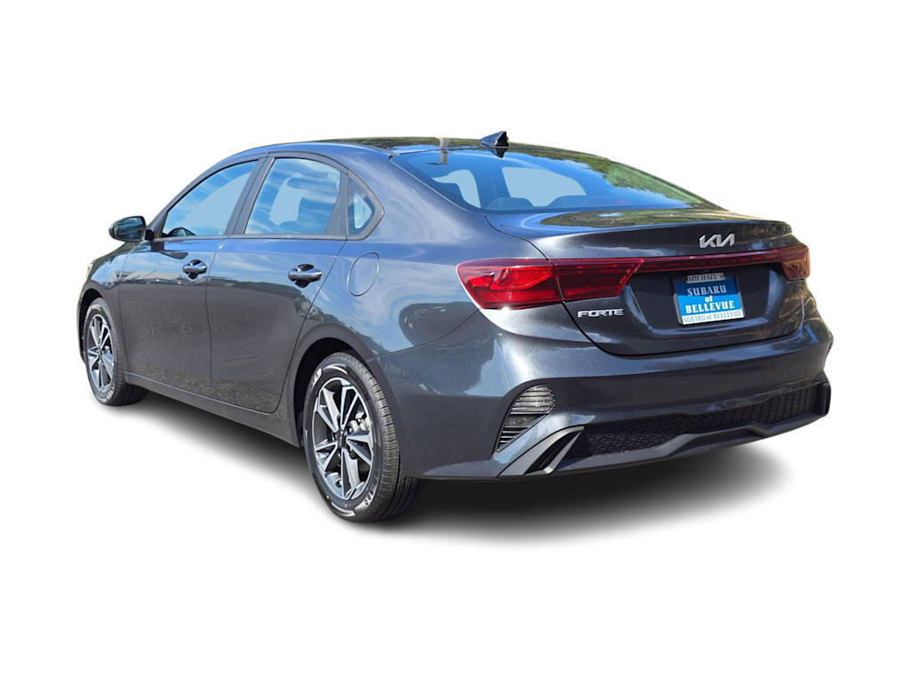Thumbnail: 2022 Kia Forte - 4
