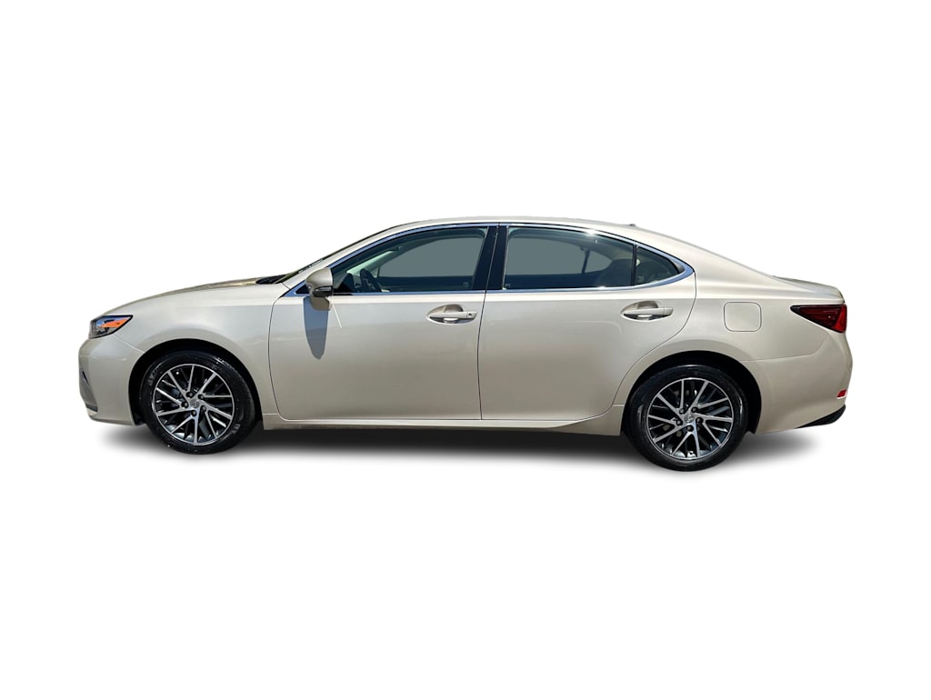 Thumbnail: 2017 Lexus ES - 3