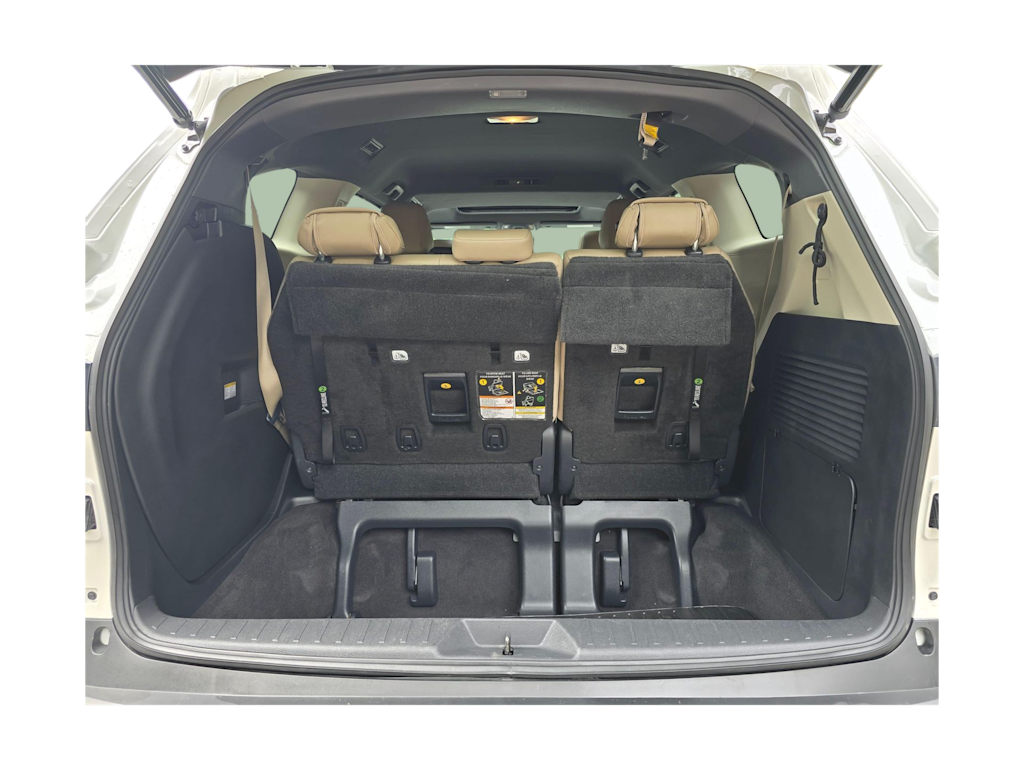 Thumbnail: 2021 Toyota Sienna - 19