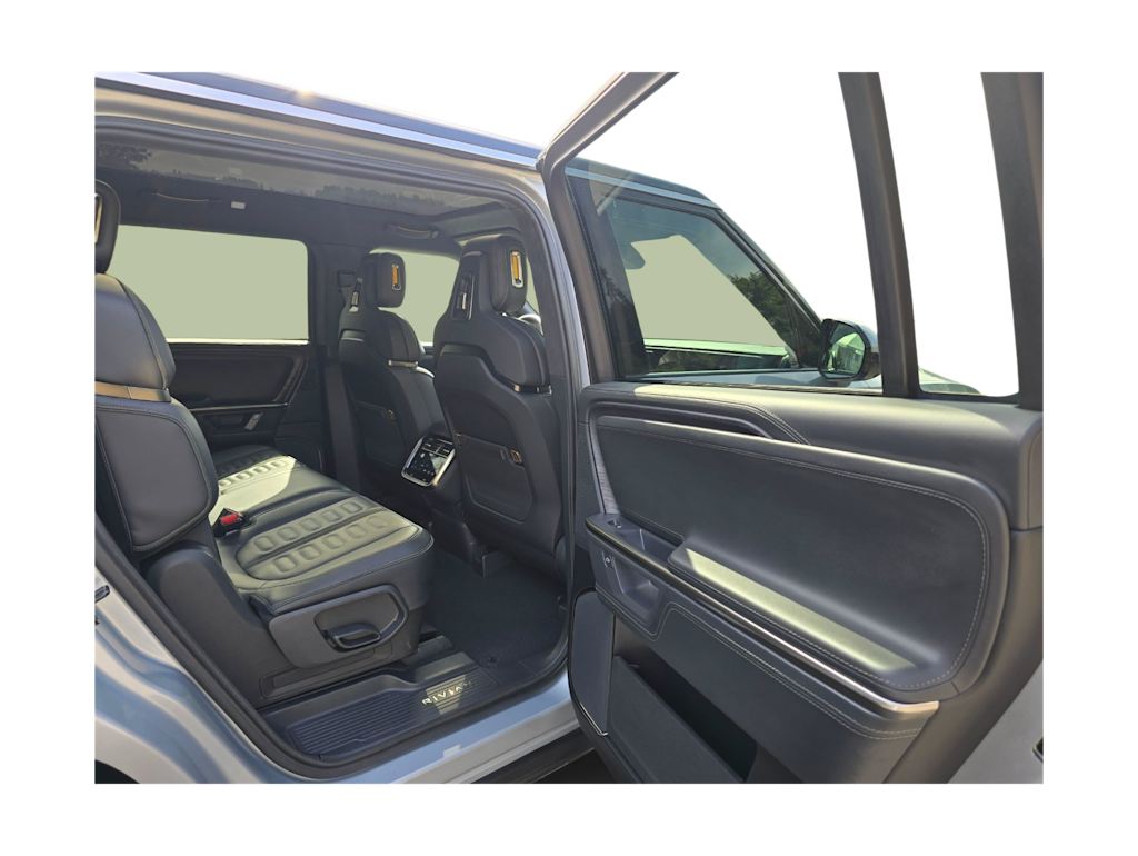 Thumbnail: 2025 Rivian R1S - 29