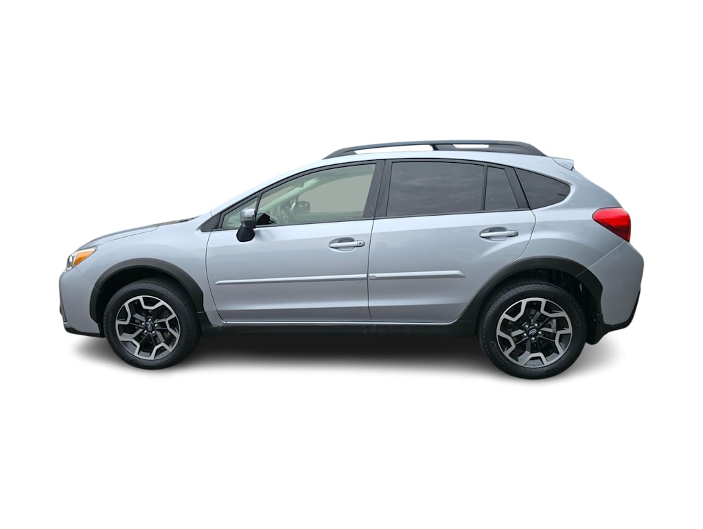 Thumbnail: 2017 Subaru Crosstrek - 3