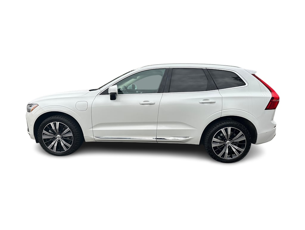 Thumbnail: 2022 Volvo XC60 - 3