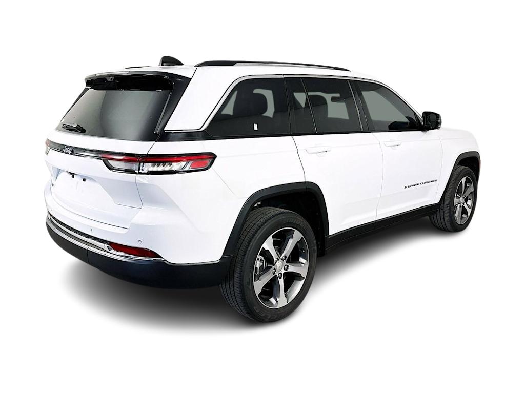 Thumbnail: 2022 Jeep Grand Cherokee - 25