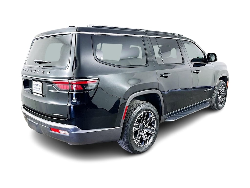 Thumbnail: 2022 Jeep Wagoneer - 25