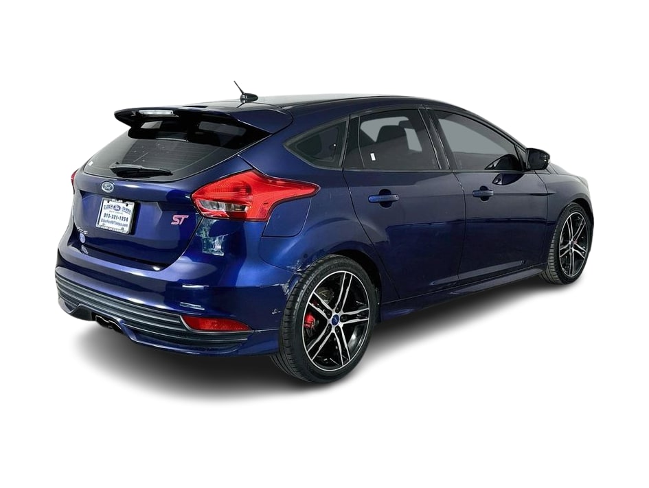 Thumbnail: 2016 Ford Focus - 24