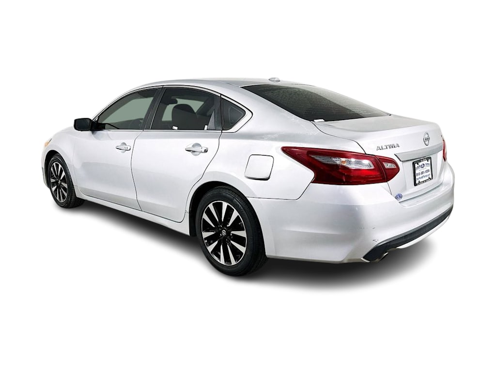 Thumbnail: 2018 Nissan Altima - 4