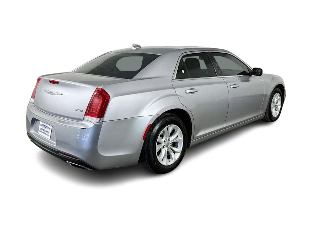 Thumbnail: 2015 Chrysler 300 - 25