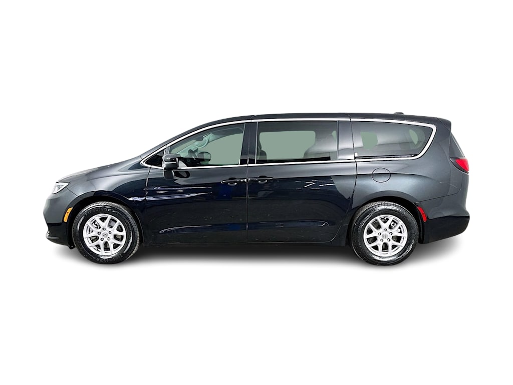 2023 Chrysler Pacifica Touring L 3