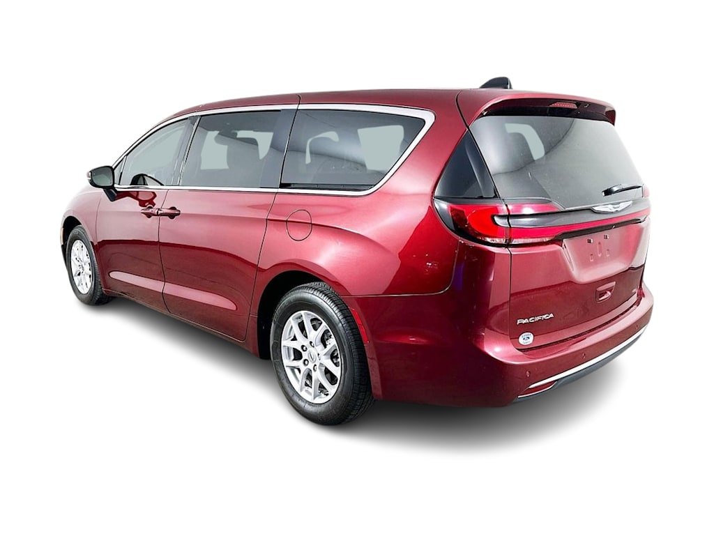Thumbnail: 2023 Chrysler Pacifica - 4