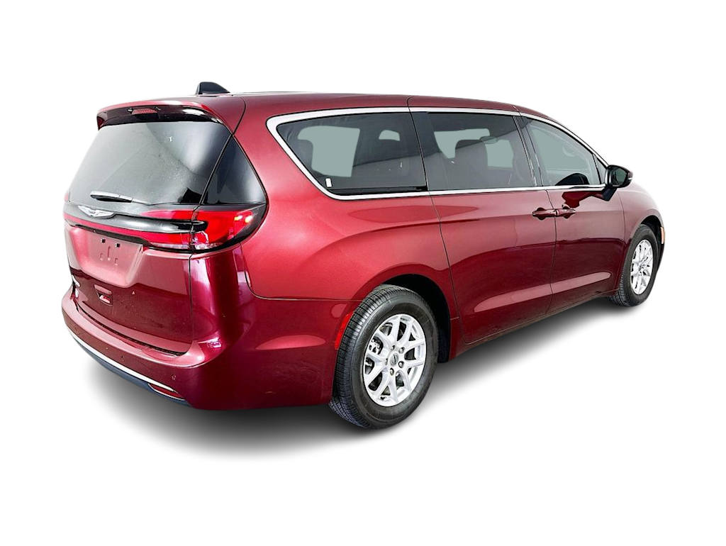 Thumbnail: 2023 Chrysler Pacifica - 25