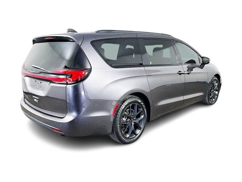 Thumbnail: 2021 Chrysler Pacifica - 25