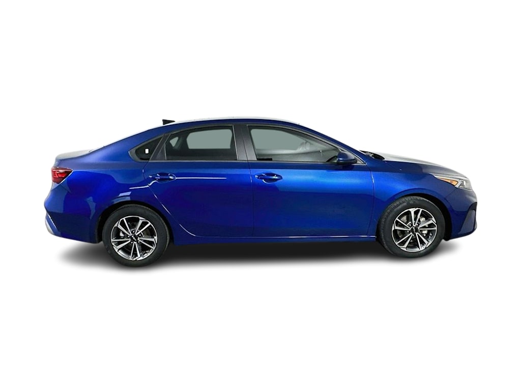 Thumbnail: 2023 Kia Forte - 25