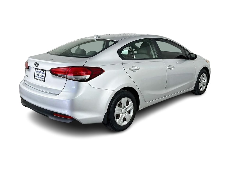 Thumbnail: 2017 Kia Forte - 23