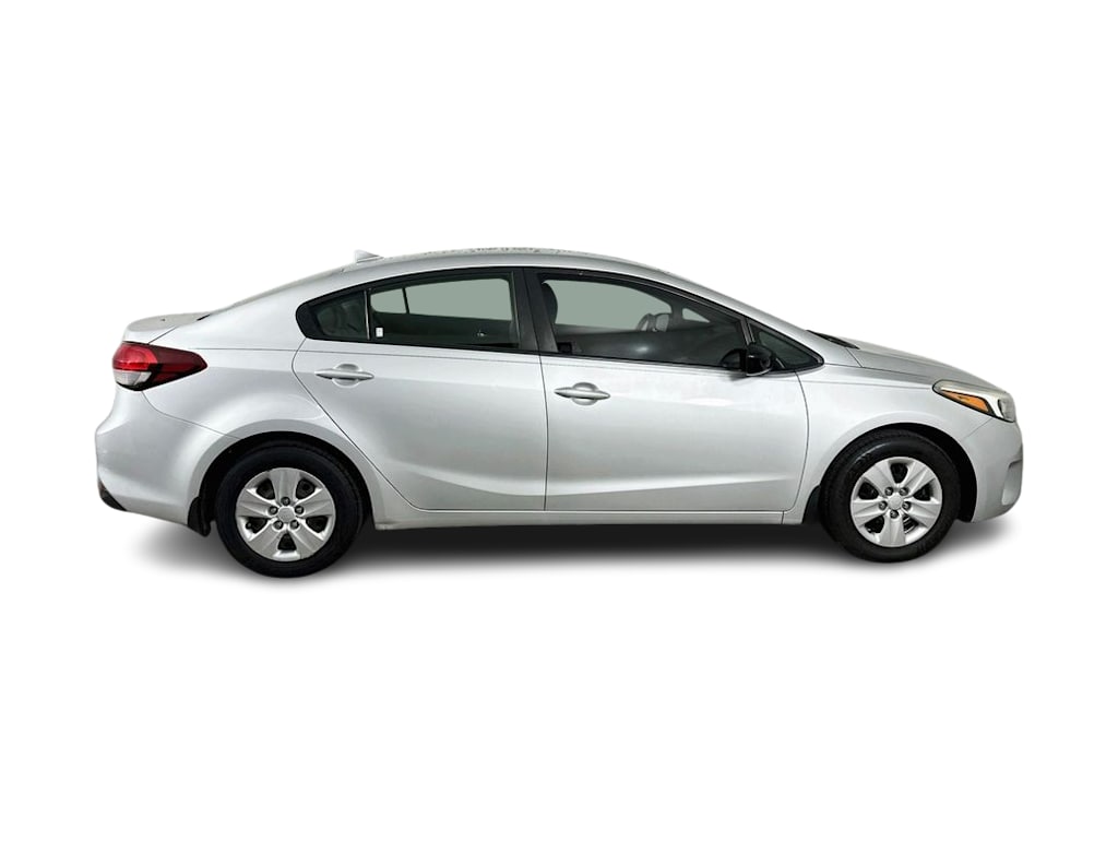 Thumbnail: 2017 Kia Forte - 24