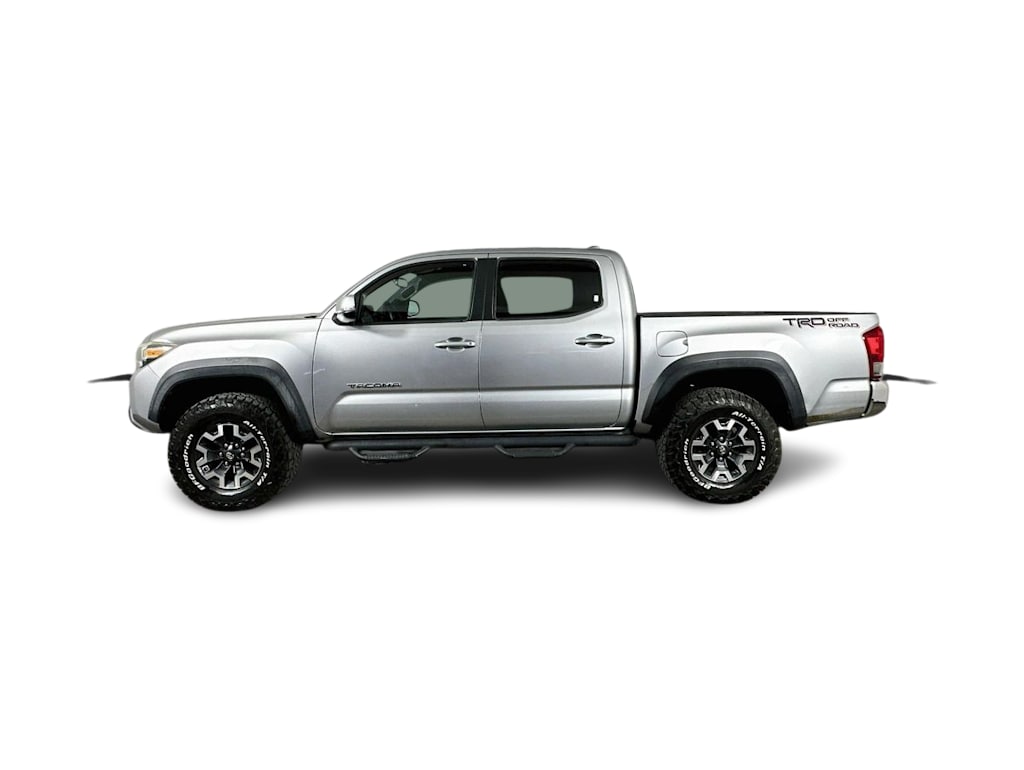 Thumbnail: 2017 Toyota Tacoma - 3