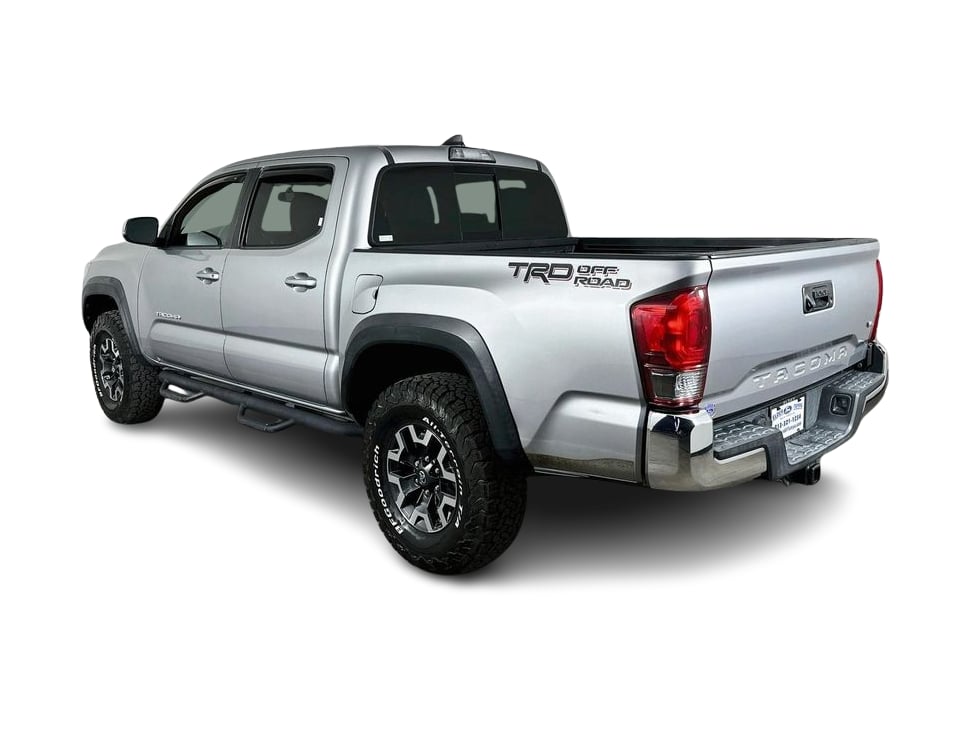 Thumbnail: 2017 Toyota Tacoma - 4
