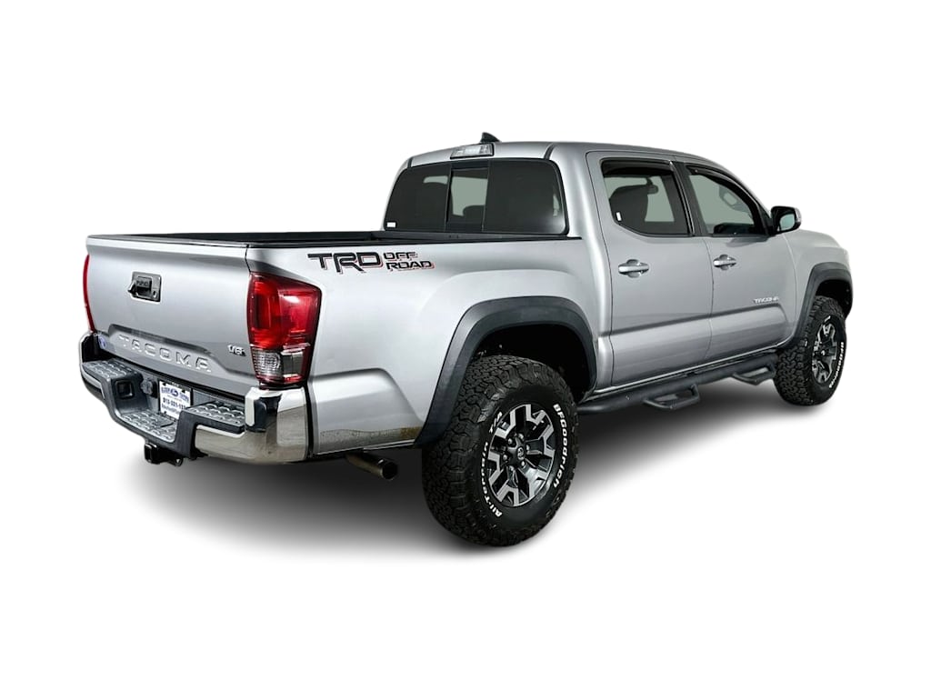 Thumbnail: 2017 Toyota Tacoma - 24