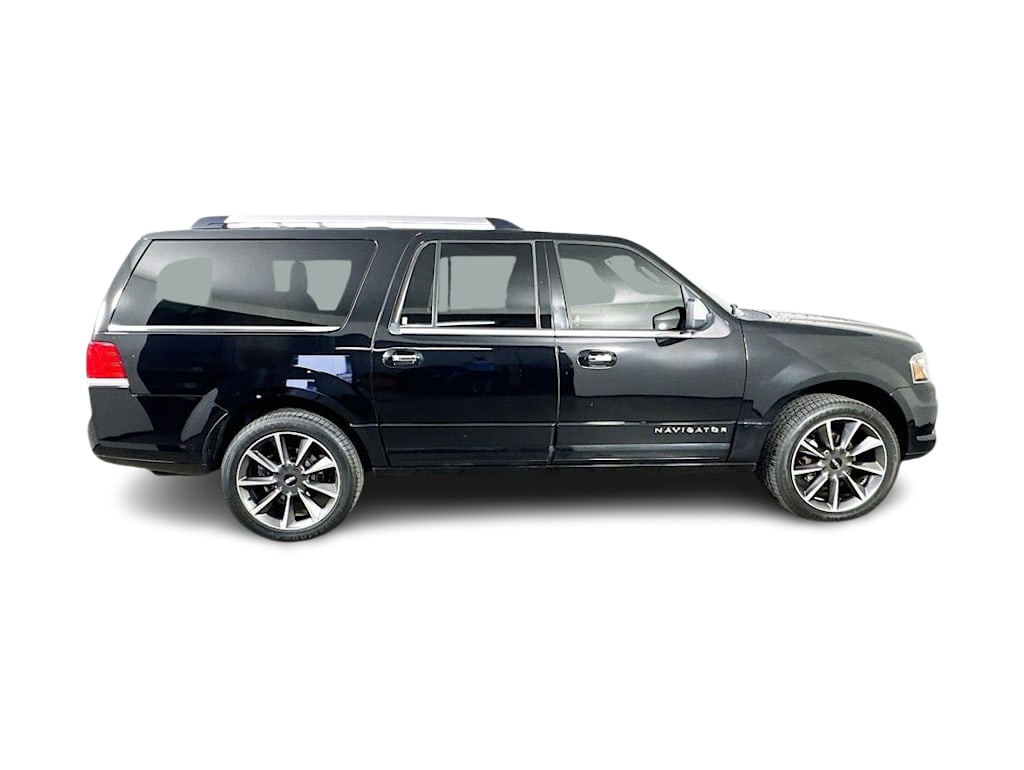 Thumbnail: 2016 Lincoln Navigator L - 26