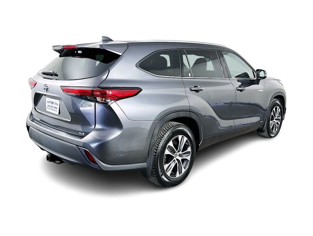 Thumbnail: 2021 Toyota Highlander - 25