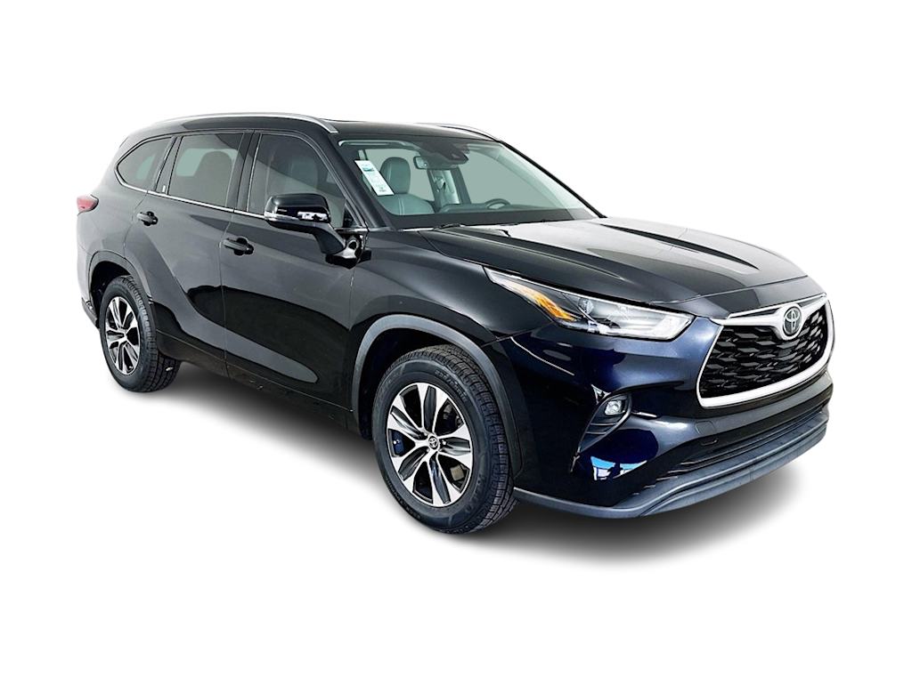 2021 Toyota Highlander XLE 24