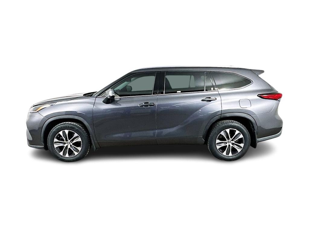 Thumbnail: 2021 Toyota Highlander - 3